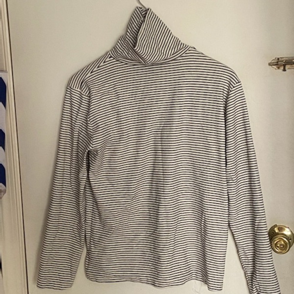 Turtle neck w/ strips